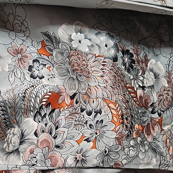 Stuart Lang painted silk look blouse - Picture 2 of 6